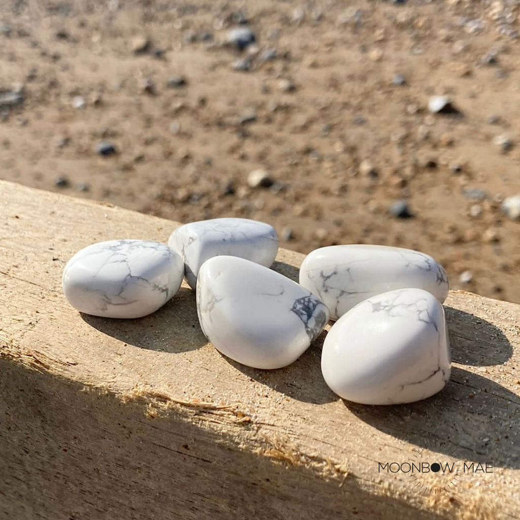 HOWLITE TUMBLED STONE